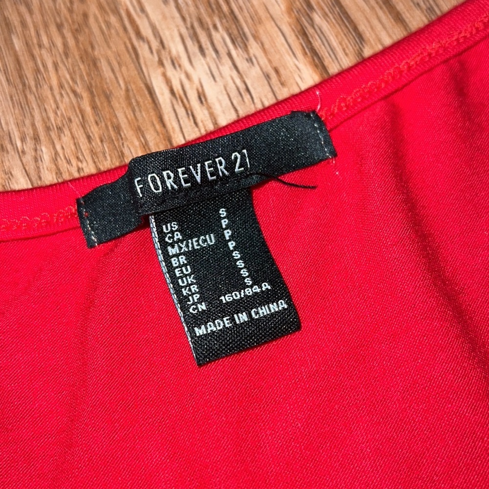 Red Elastic Crop Top - Picture 3 of 8